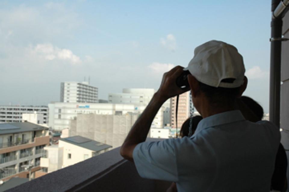 Performances # 03 out of area...closing the distance, 2006,Installation / Performance als Bild,Nagoya / Japan