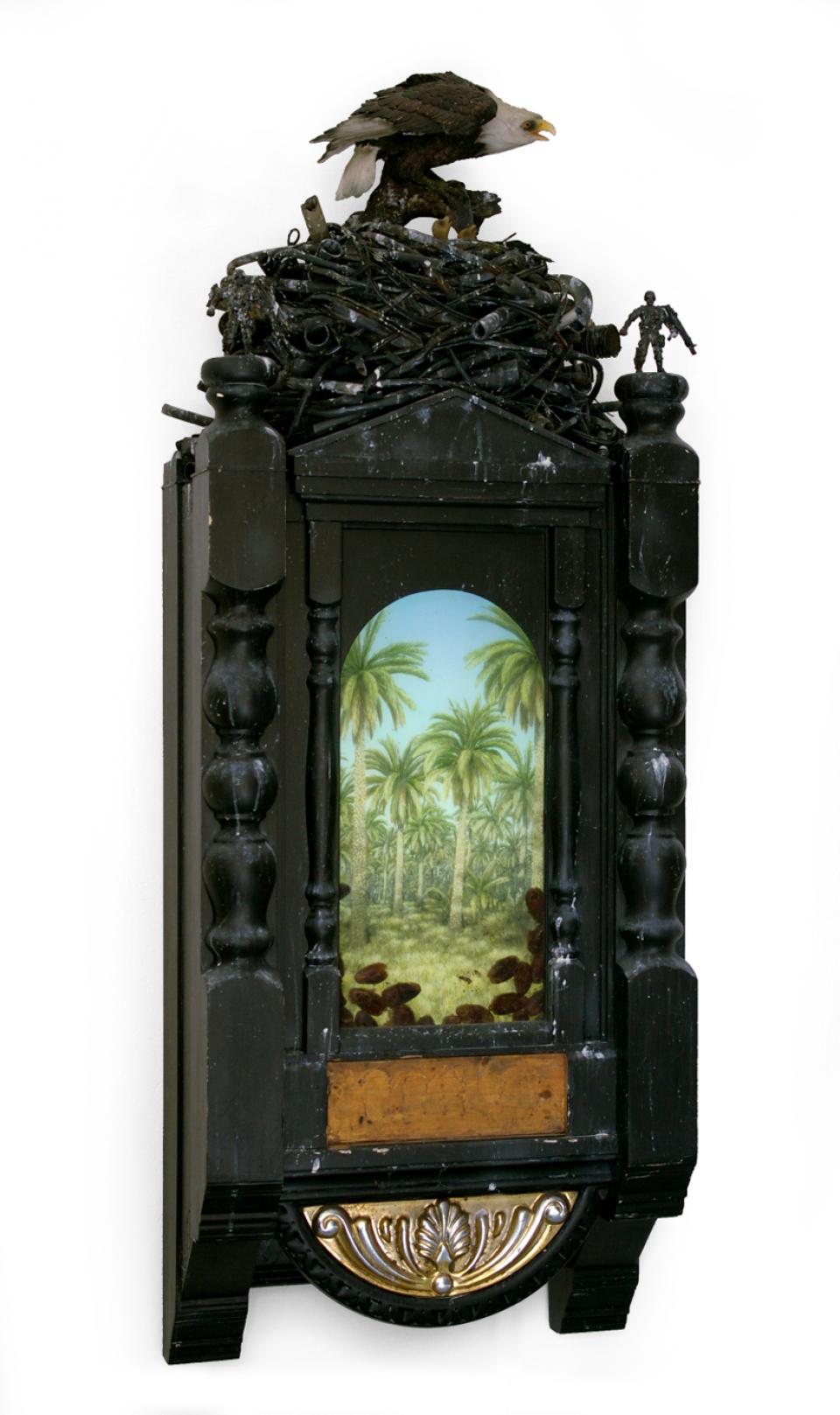 DU-Munition (Genesis 3, 1991 - 2003), 2016,Holz, Glas, Hinterglasdruck, Plastik, Metall, Acrylfarbe, LEDs, Datteln, Motten,151 x 57 x 29 cm