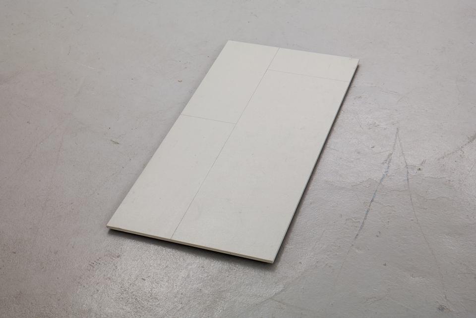 Fußboden, 2014, 2016,drawing, floor colour, lacquer on wooden plate,1,5 x 95 x 47 cm
