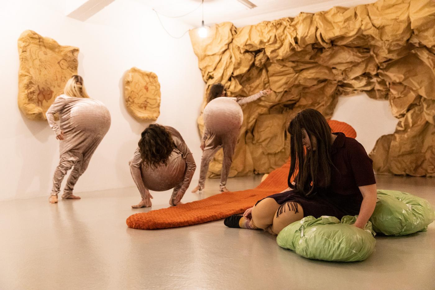 9 KHB DafnaMaimon MovingMutatingMary FredDott