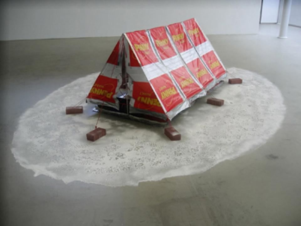 01 // Arbeiten 2006 # 01 Das Zelt,deep-frozen bag, plaster, washing powder,130 x 200 x 90 cm