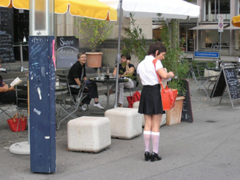 1000 Kunststücke für Basel # 02, 2007,Performance / Edition (Auflage 1000) / Dokumentationsfoto