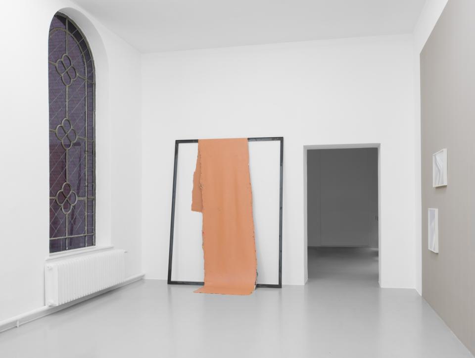 ohne Titel (120915), 2015 ,Acrylfarbe, Winkelstahl, 290 x 220cm