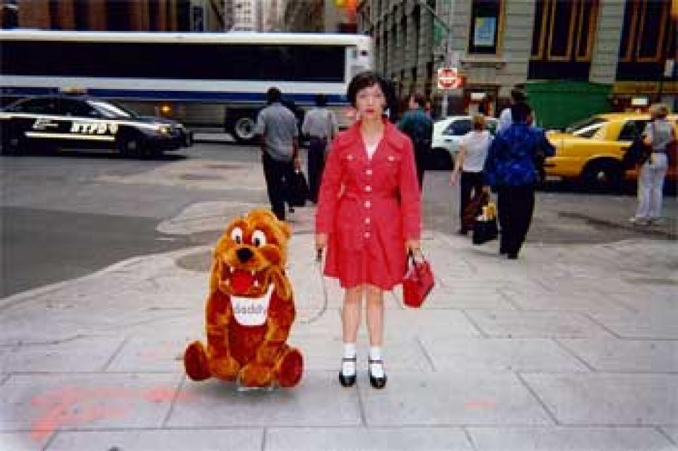 You're Welcome # 01, 2005,Performance in N.Y.C. / 180 Foto-Unikate,20 x 30 cm