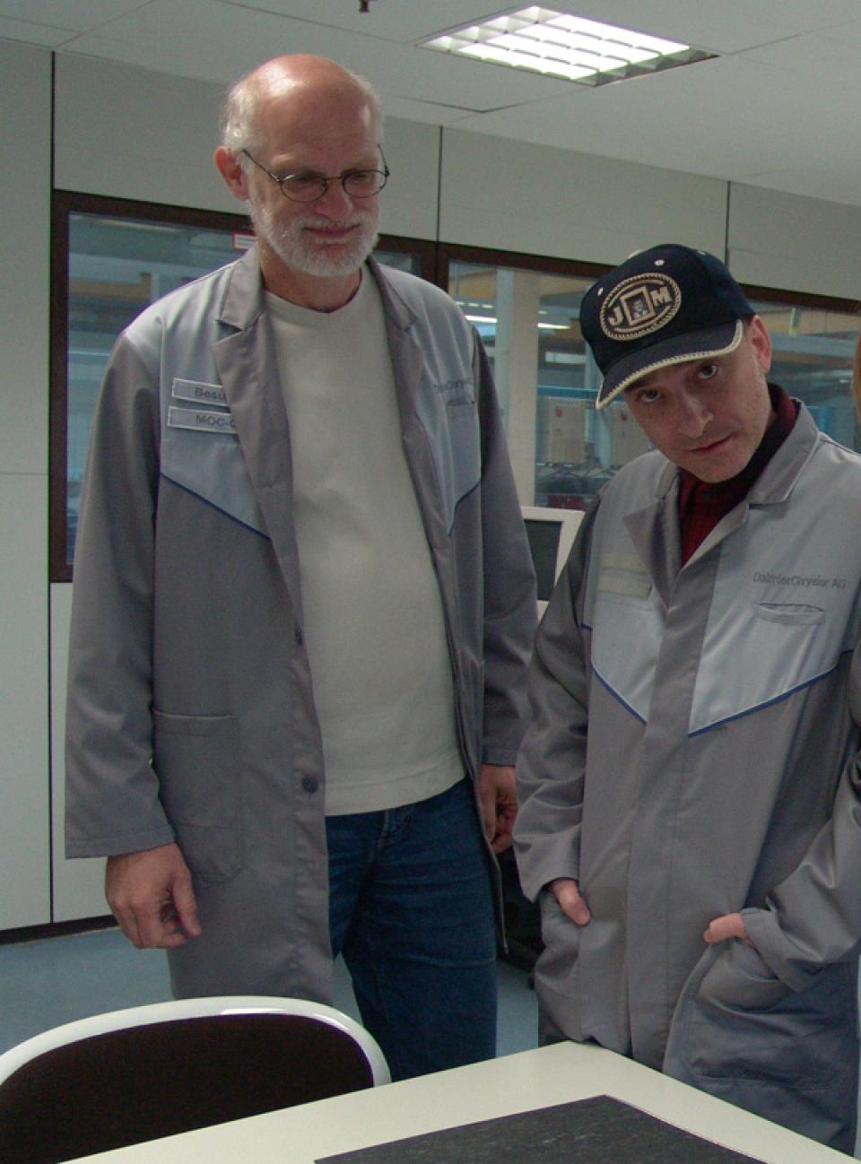 Der Kurator # 02 // Im Mercedes-Werk mit Santiago Sierra