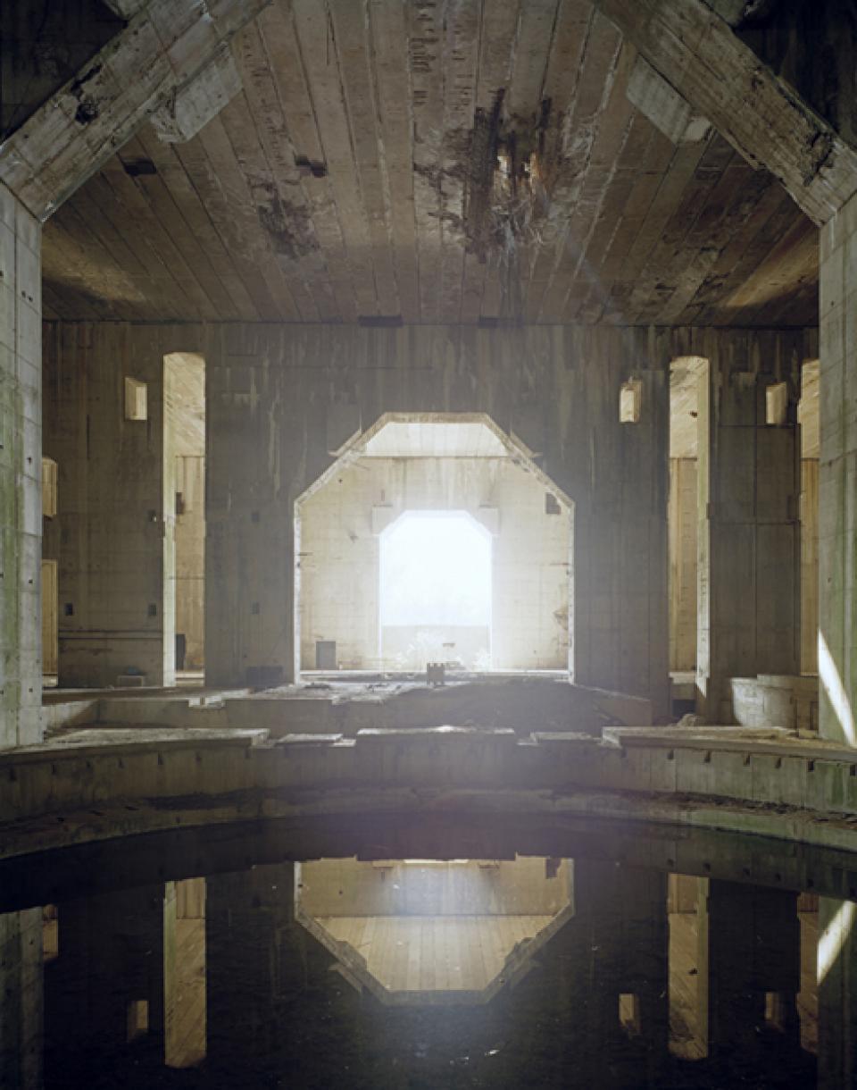  Bunker  04, 2005/06,Digital C-Print on Alu-Dibond,100 x 127 cm