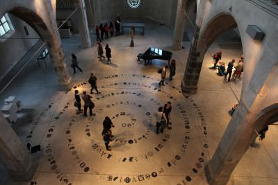 Demuth The Phaistos Project 45 symbols 2014 selbstklebende Folie Steinboden