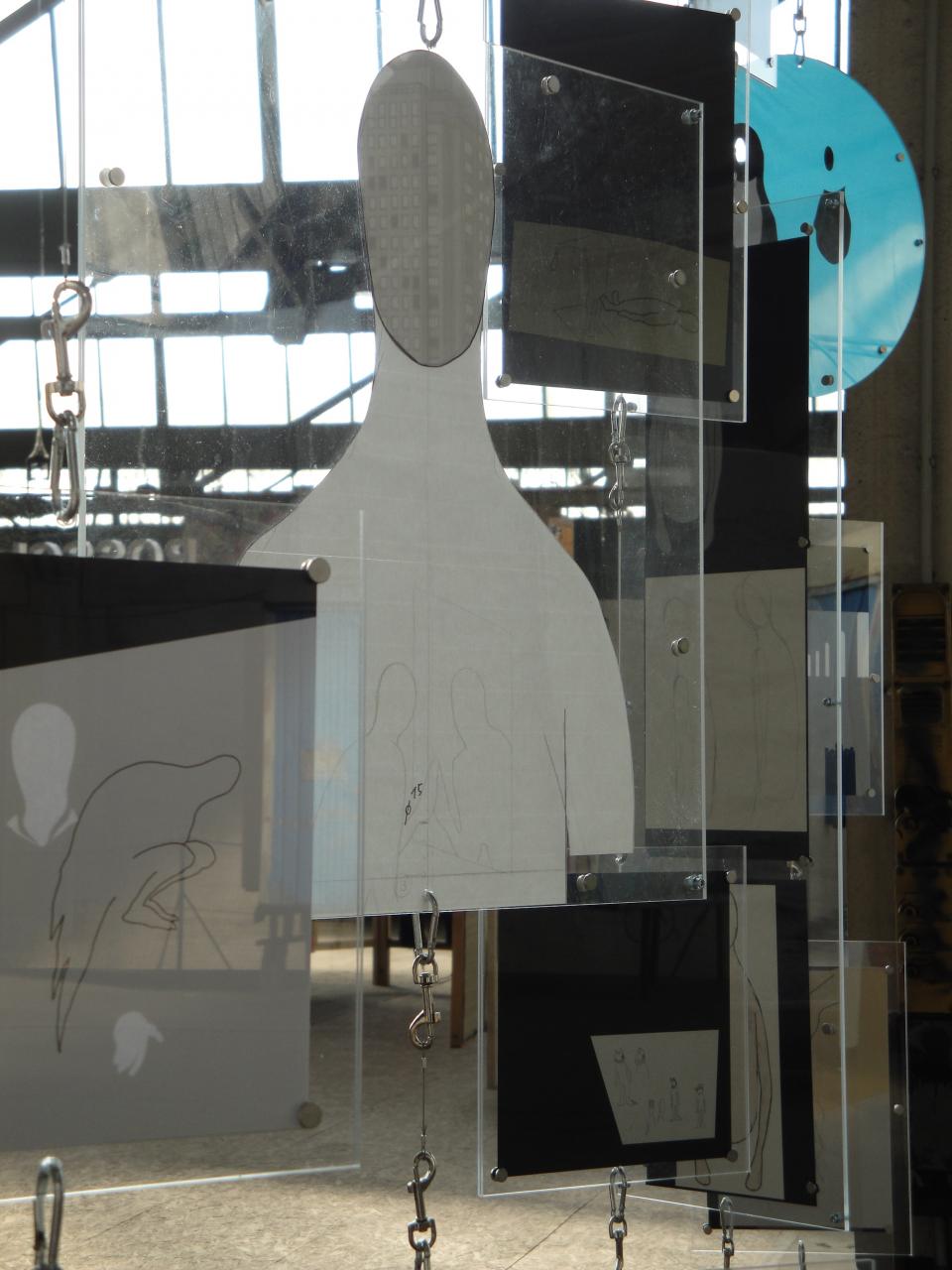 Vom Ende der Welt - from the end of the world Installation-4, 2013,Zeichnungen, Fotos, Acrylplatten, Draht, Befestigungen,430 x 400 x 40 cm