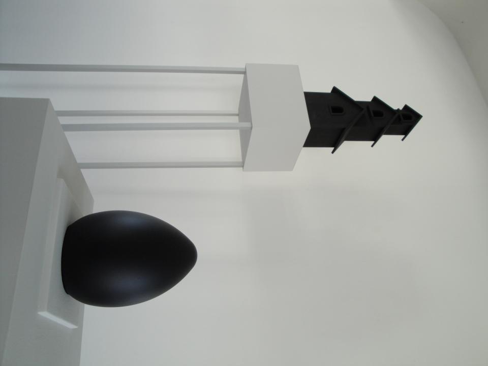 unsichtbare Sichtbarkeit 1, 2012,acryl, wood, aluminium,240 x 40 x 40 cm